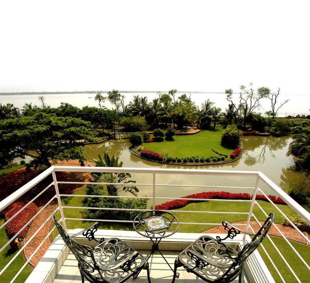 Hotel The Ffort Raichak. Kalkutta Exterior foto